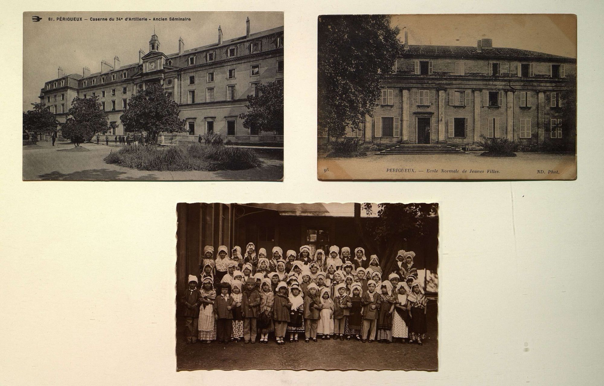 Cartes postales : écoles en pêle-mêle.