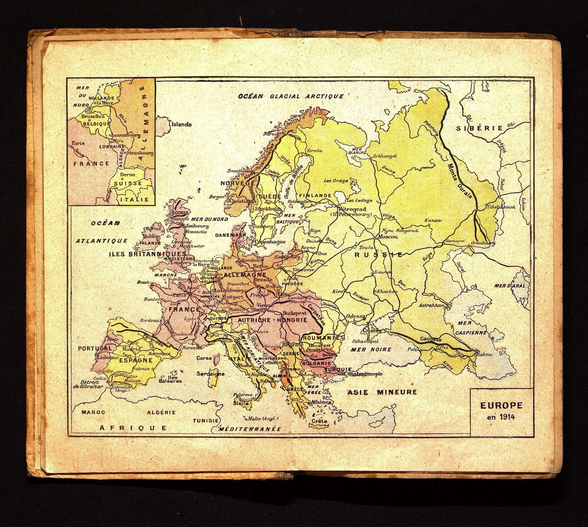 Le Tour de l'Europe pendant la guerre, cours moyen, par G. Bruno [Augustine Fouillée],  1917.