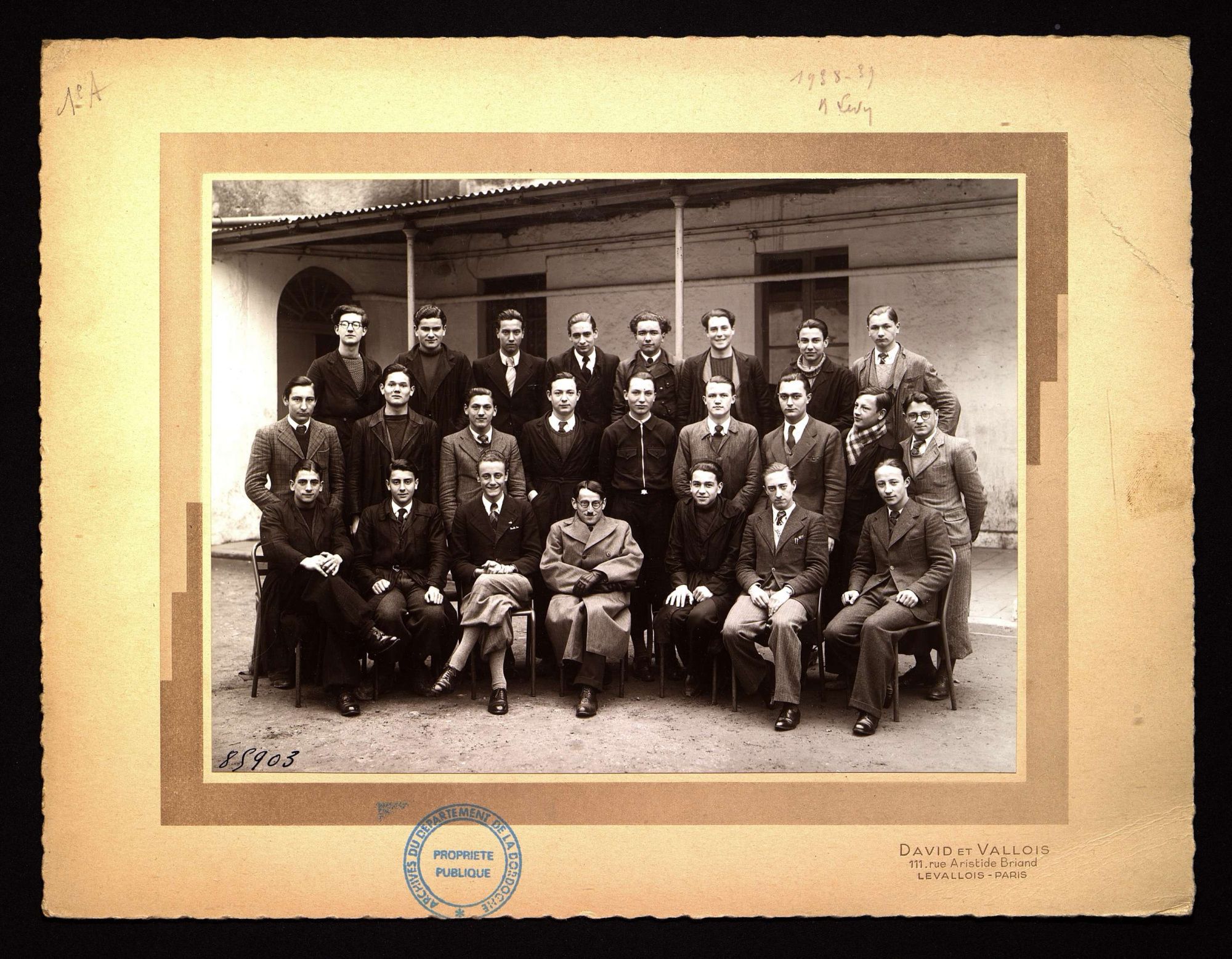 Élèves et professeurs au lycée de garçons de Périgueux. Classe de Marius Lévy (1938-1939).