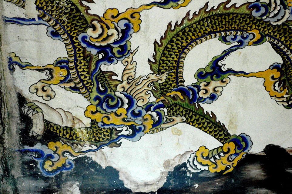 Peintures murales réalisées par des travailleurs indochinois dans certains bâtiments de la poudrerie de Bergerac